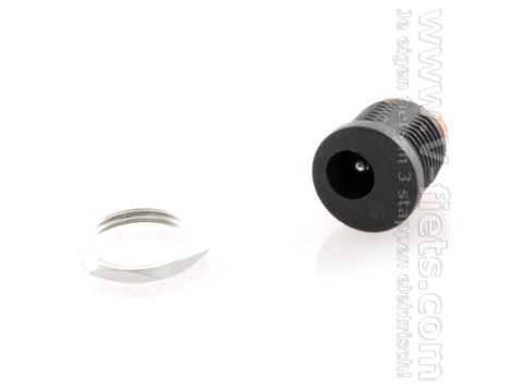 Charge plug for rack battery